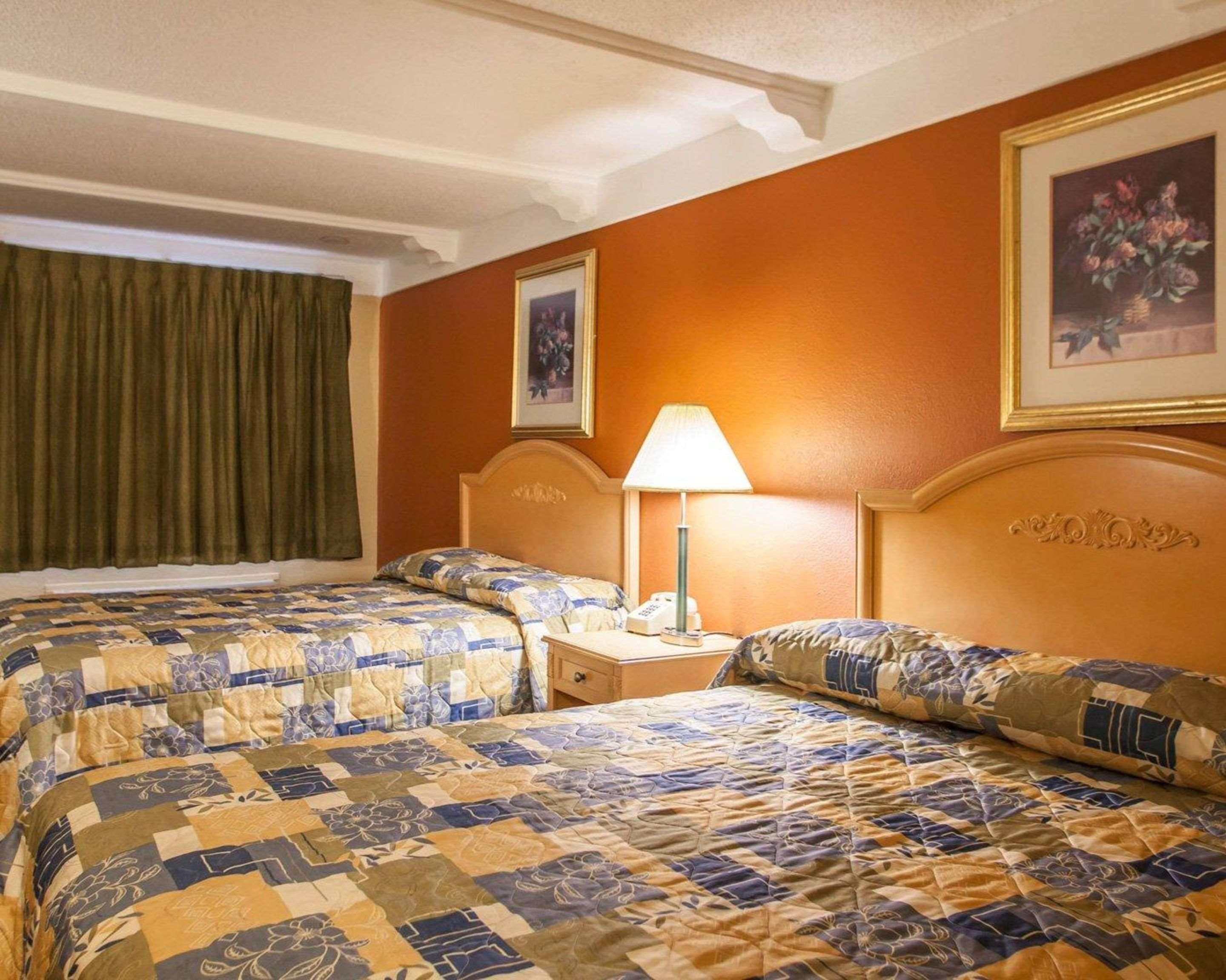 Relax Inn Saint Charles Buitenkant foto